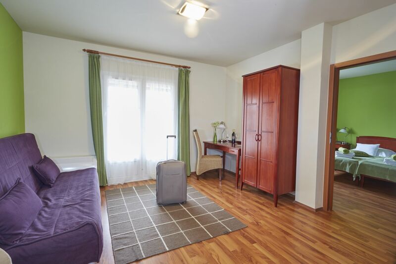 Kőépületi családi szoba