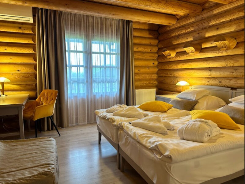 Rönképületi teraszos superior szoba