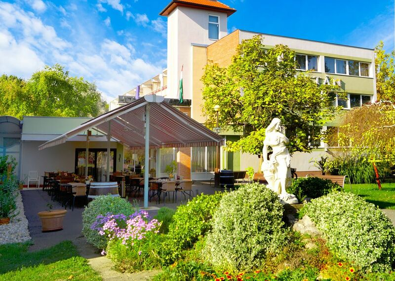 Komfort Hotel Platán