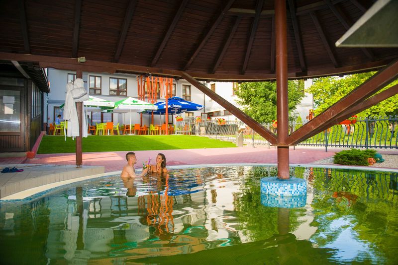 Saját gyógyvizes medence