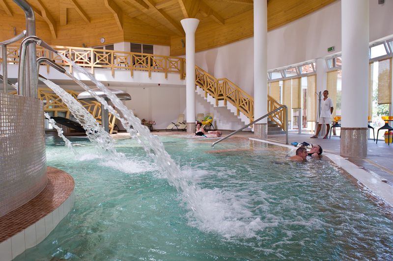 Kamilla Gyógy-, Termál- és Strandfürdő - élménymedence