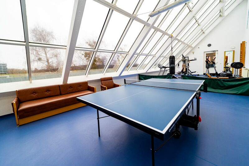 Asztaltenisz és fitness terem