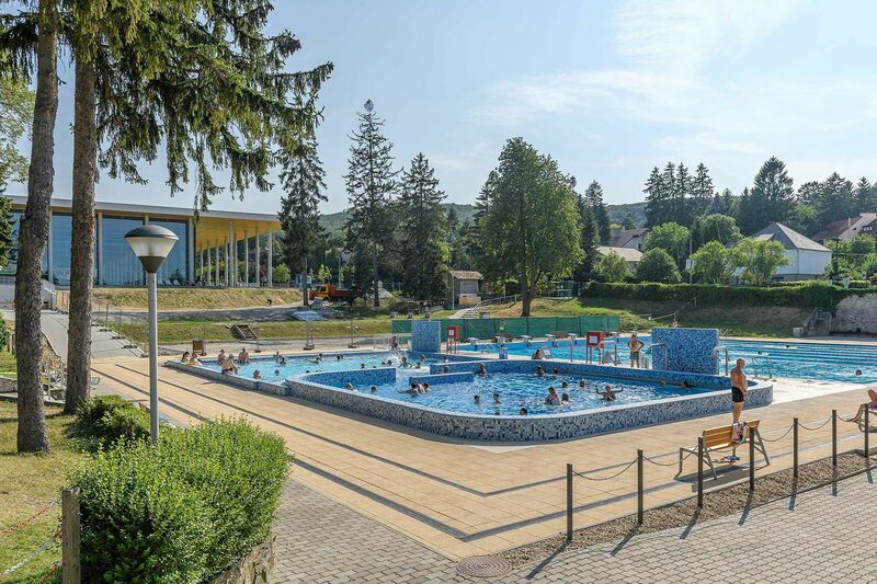 Lővér Strand és Tómalomfürdő