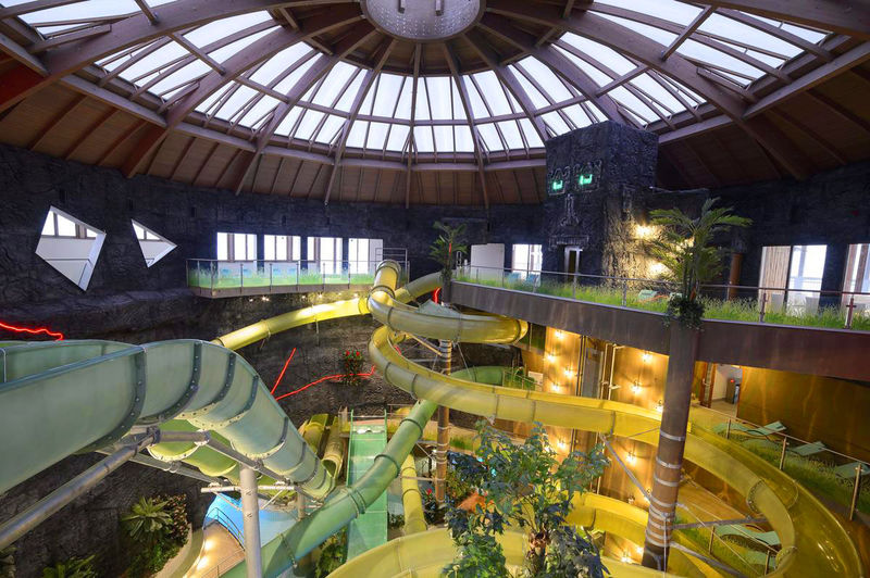 Cascade Barlang- és Élményfürdő - Csúszdatorony