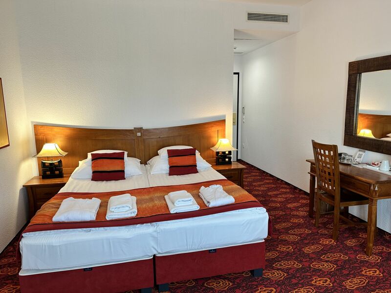 Erkély nélküli kétágyas szoba