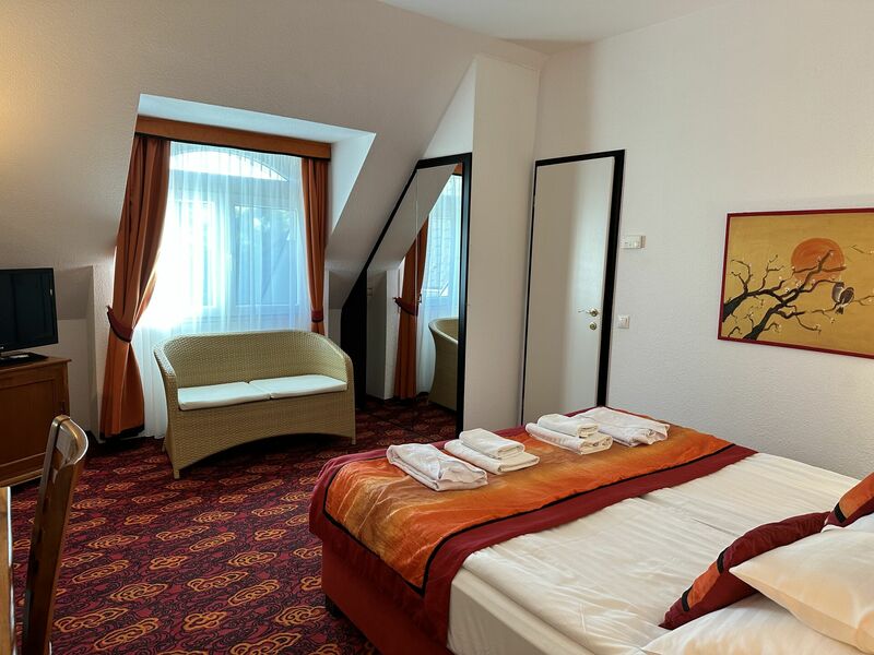 Erkély nélküli kétágyas szoba