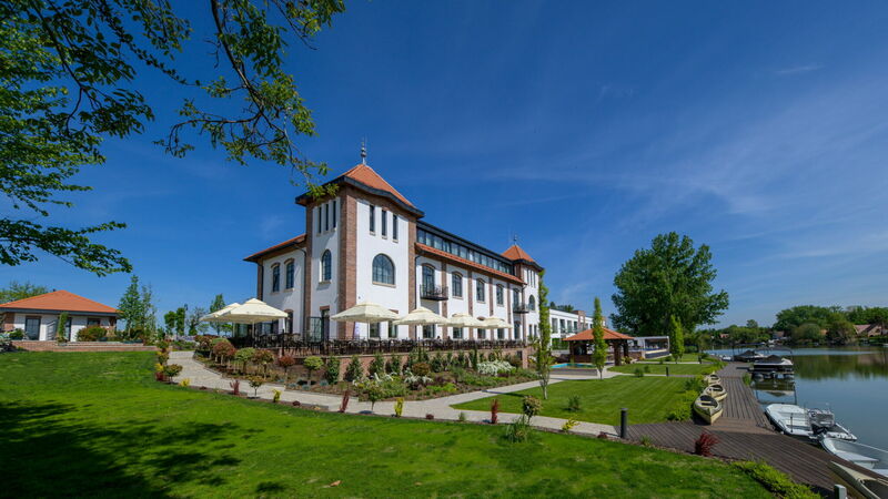 Bordűr Wellness Hotel**** Superior & Szőnyegmúzeum