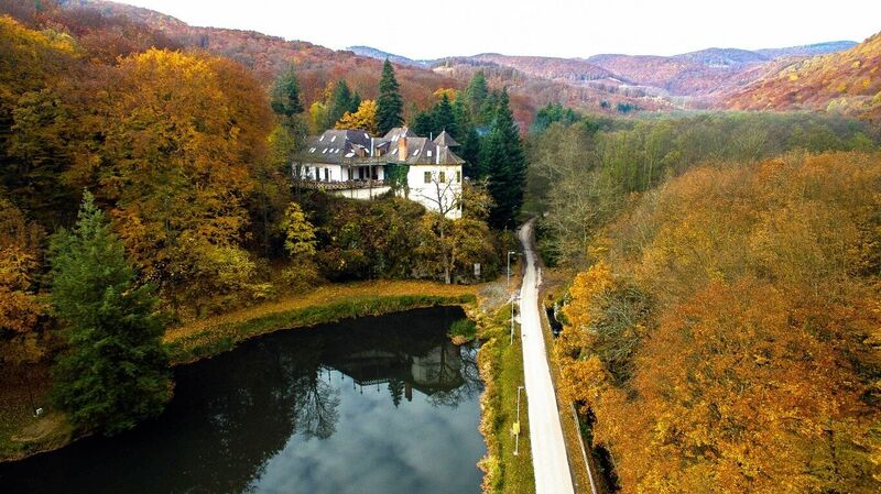 Kőkapu Vadászkastély és Hotel & Apartments