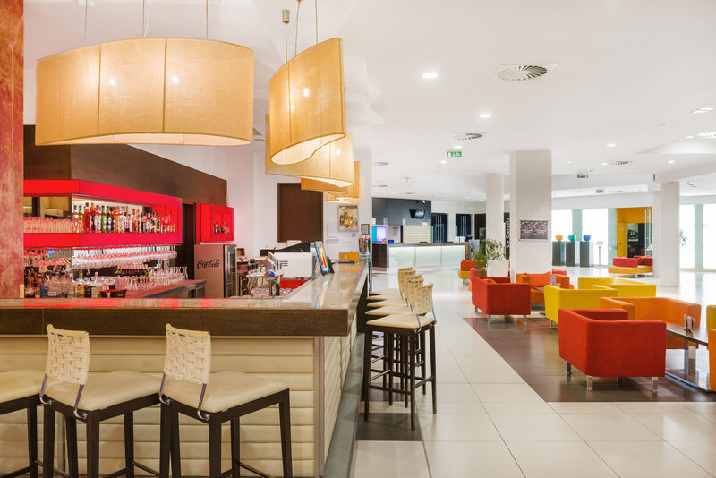 Graffiti Lobby & Lounge Bár