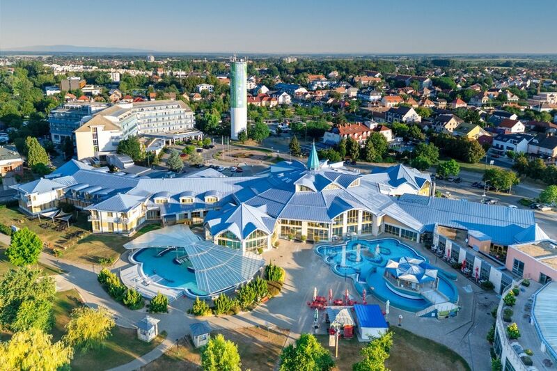 Park Inn by Radisson Sárvár Resort & Spa és a Sárvári Gyógy- és Wellnessfürdő