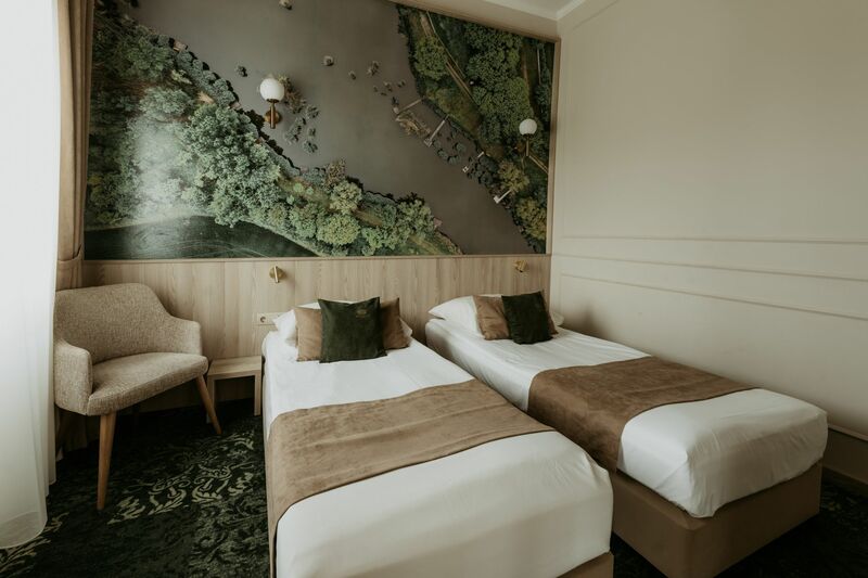 Standard kétágyas normál méretű szoba