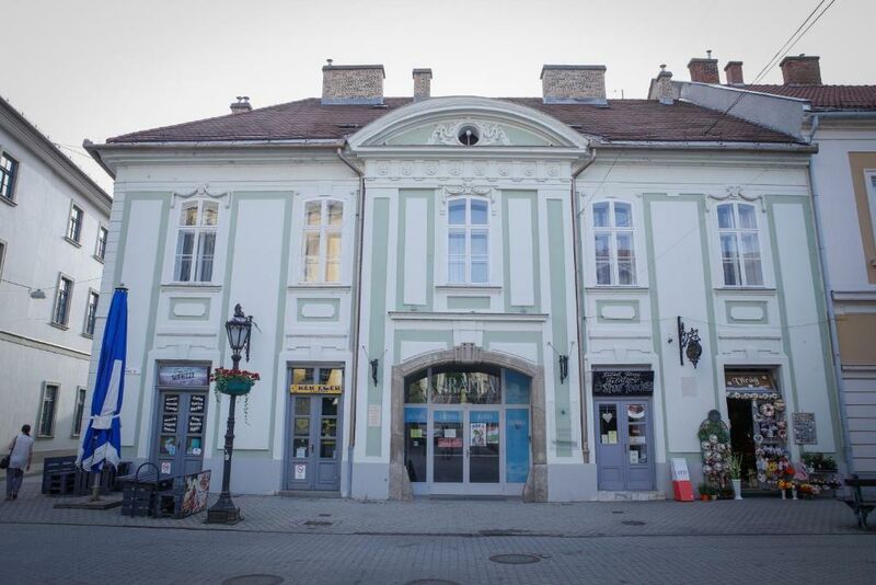 Uránia Apartmanház