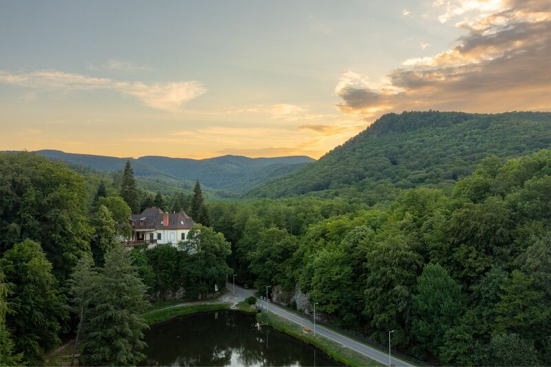 Kőkapu Vadászkastély és Hotel & Apartments