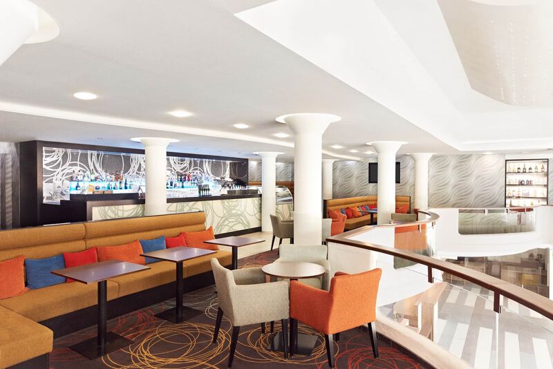 Mandarin Bar & Café