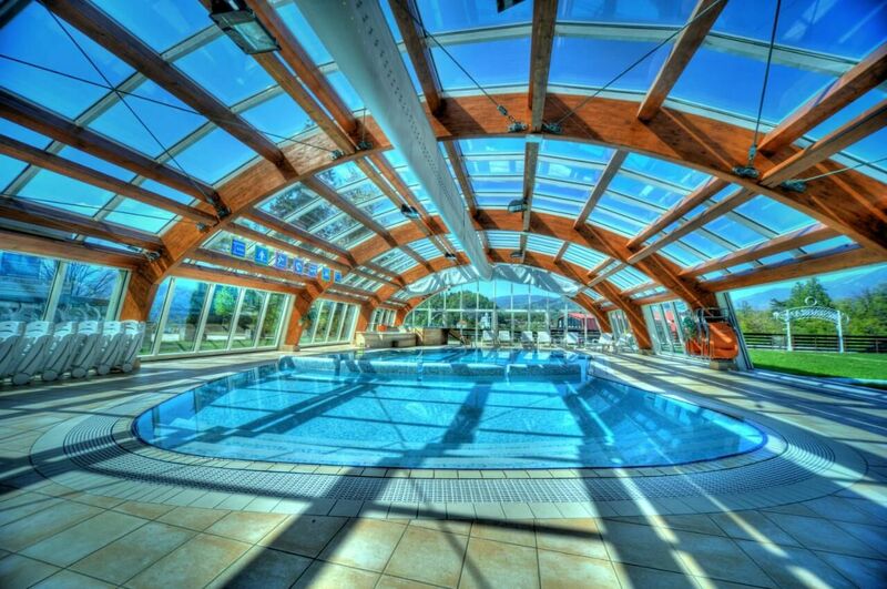 Hotel Kompas**** - Medence