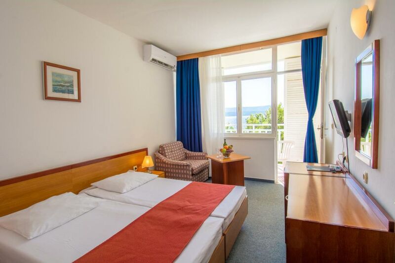 Kétágyas pótágyazható superior tenger oldali balkonos szoba