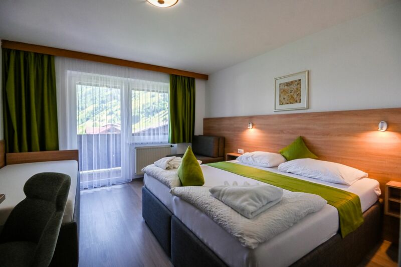 2-4 ágyas északi hegyekre néző Comfort szoba