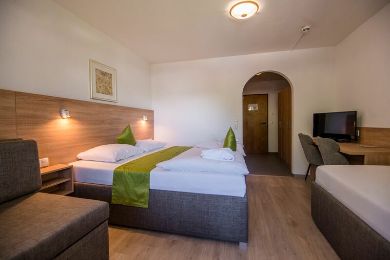 2-4 ágyas északi hegyekre néző Comfort szoba