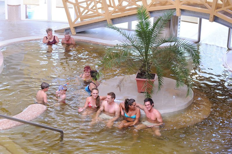 Kamilla Gyógy-, Termál- és Strandfürdő - élménymedence