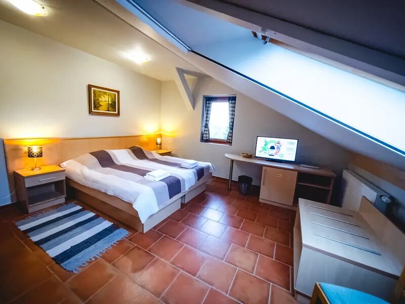 Kétágyas, pótágyazható szoba