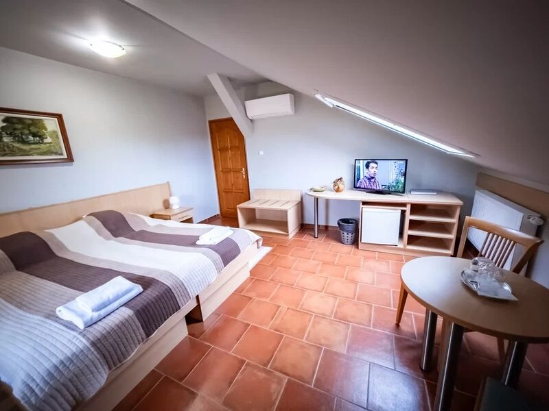 Kétágyas, pótágyazható szoba