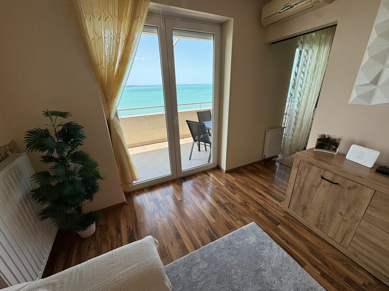 GOLD balatoni panorámás, erkélyes apartman