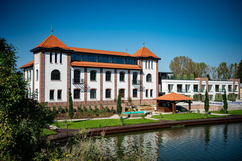 Bordűr Wellness Hotel**** Superior & Szőnyegmúzeum