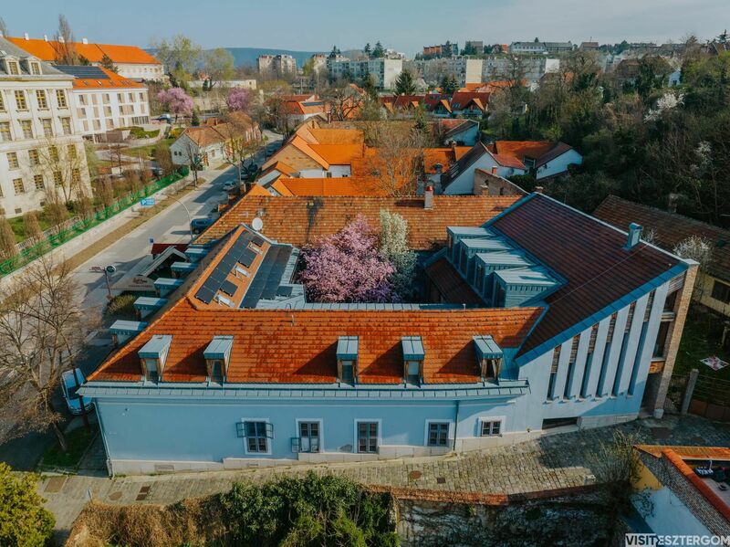 Bazilika alatt Panzió