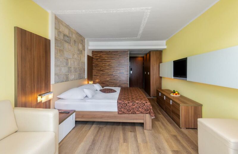 Kétágyas pótágyazható classic szoba